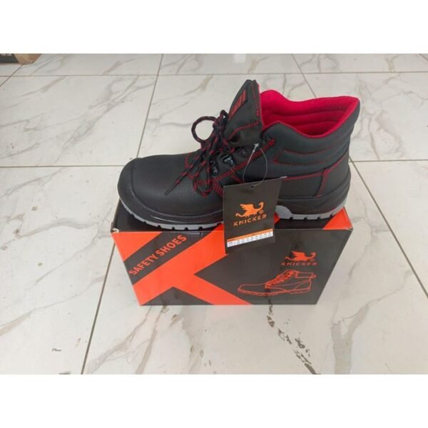 New Knicker safety boots
