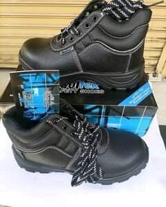 Safety boots